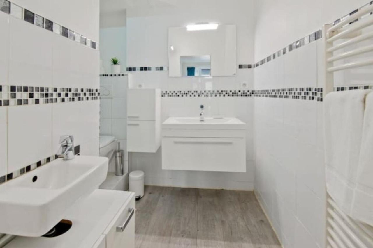 Cozy 2 Bedroom Apartment in Paryż Zewnętrze zdjęcie
